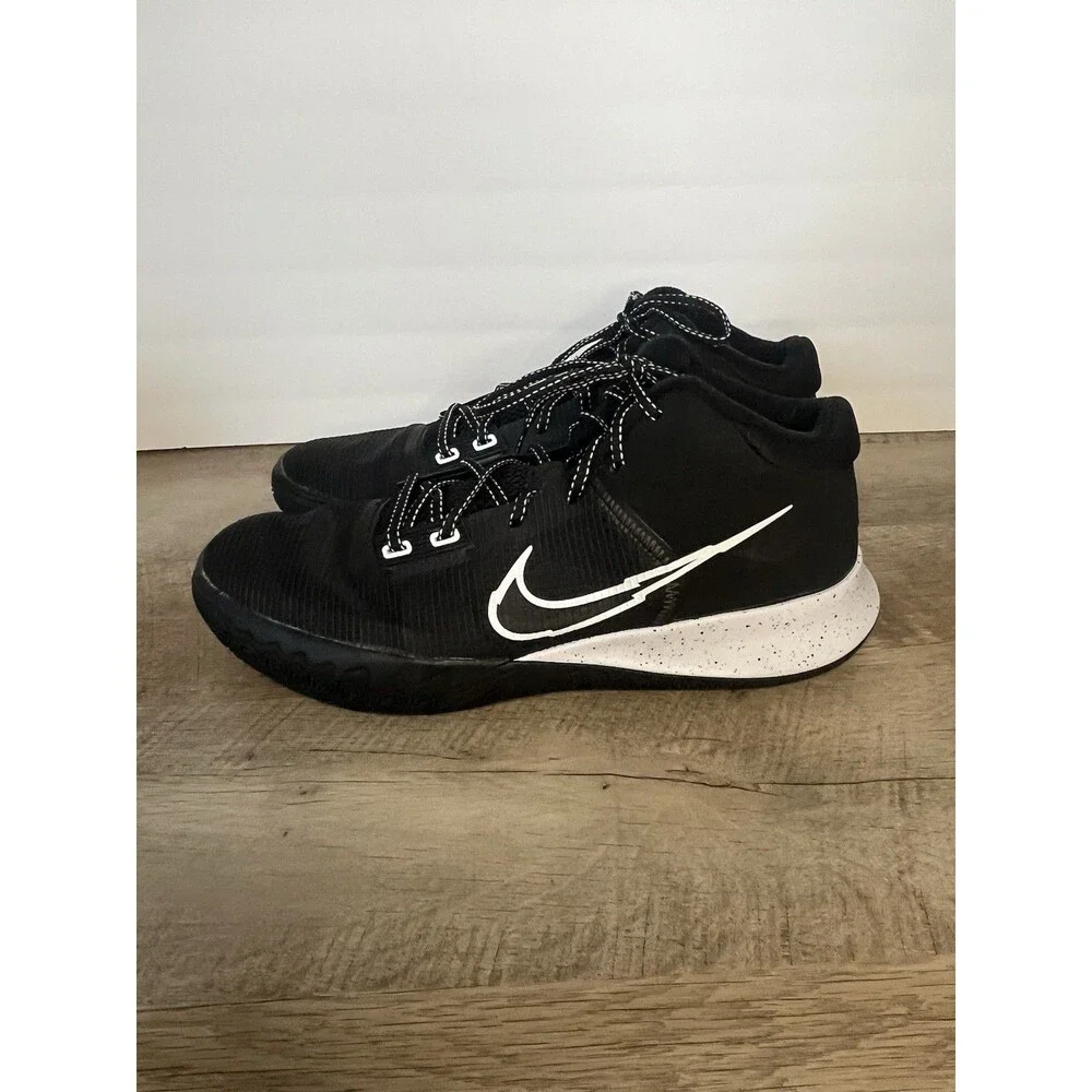 Nike Kyrie Flytrap 4 Men Size 11 Black White Basketball Shoes  CT1972-001